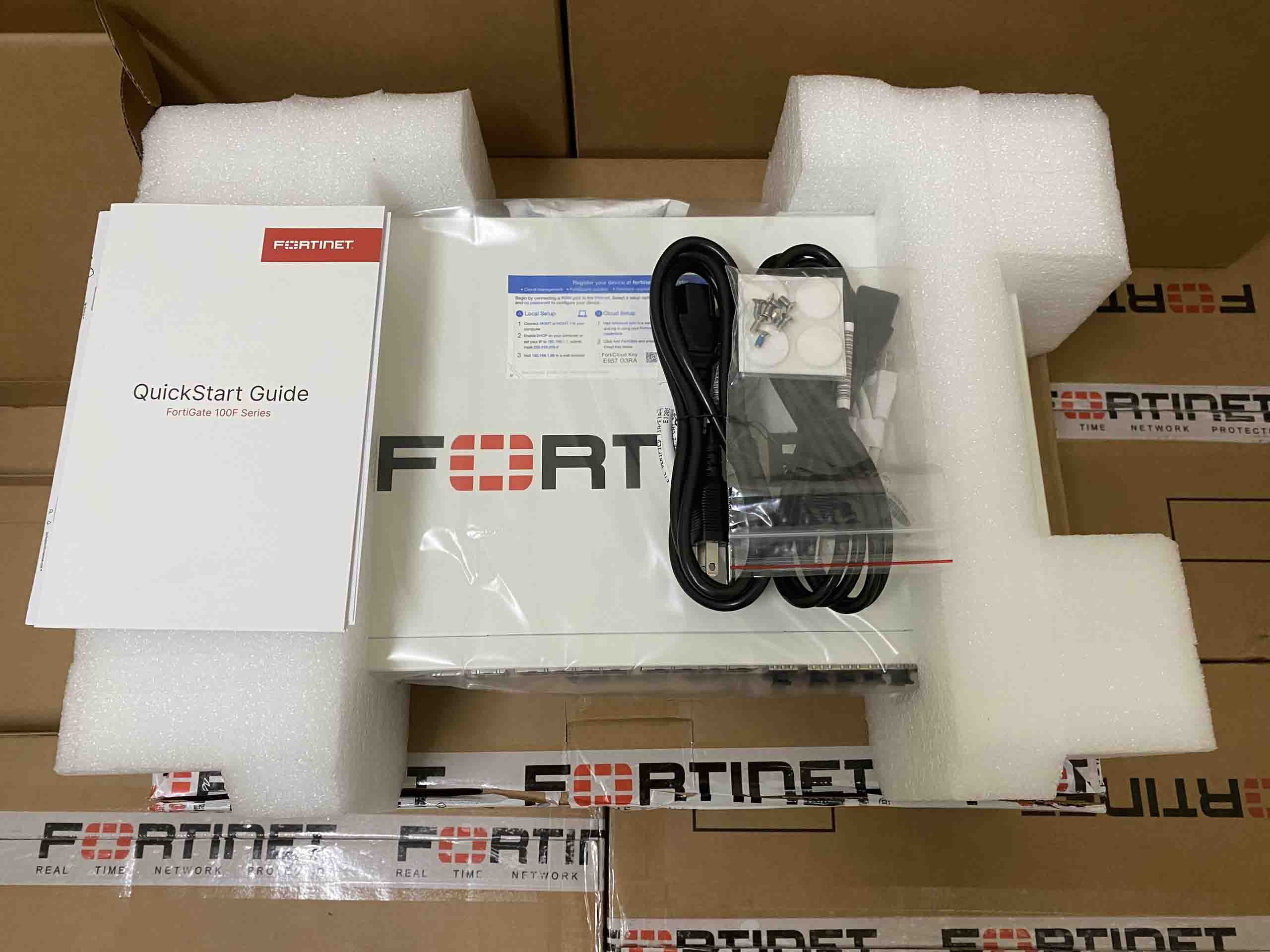 Thiết bị tường lửa Fortigate FG-100F-BDL-950-12 (kèm license 1 năm)
